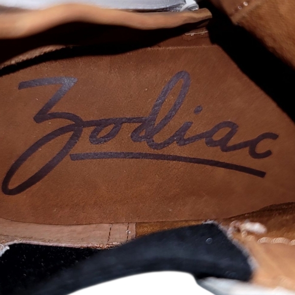 ZODIAC SHILOH,  IVORY LEATHER CHELSEA ANKLE BOOT.  NEW, 8.5 - Picture 11 of 13